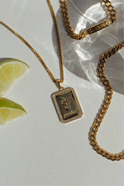 Fearless Pendant Necklace Gold